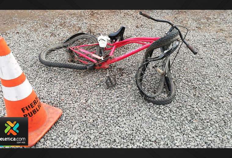 Muere atropellada mujer que viajaba en bicicleta en Parrita | Teletica