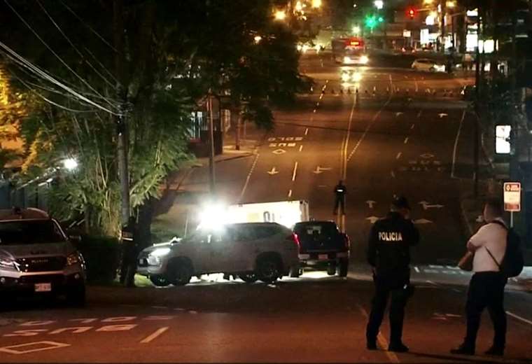 Buscan a conductor que se dio a la fuga tras atropellar a mujer | Teletica