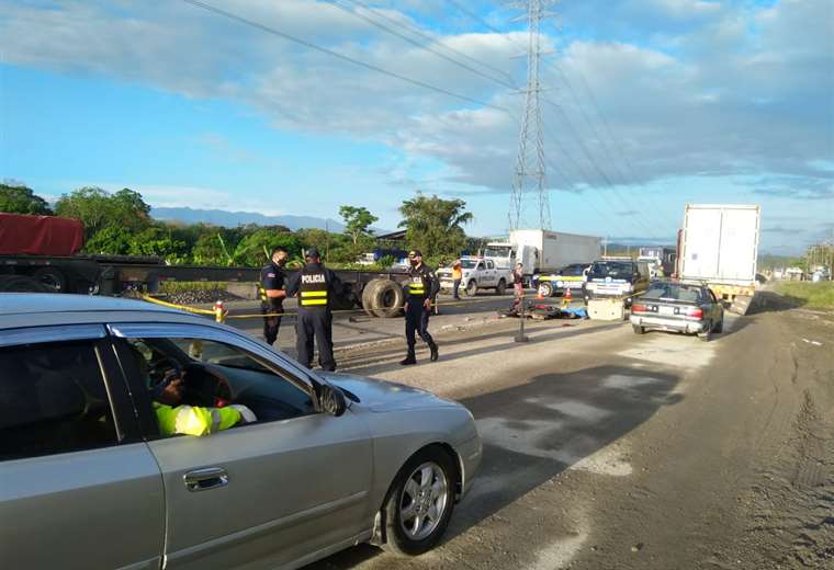 Oficial de seguridad muere al chocar moto contra tráiler en ruta 32 ...