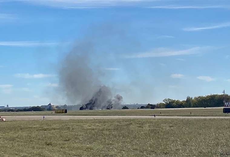 Seis muertos en choque de aviones de la Segunda Guerra Mundial Teletica