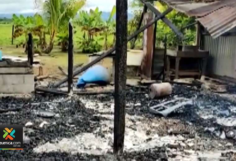 Familia lo pierde todo en un incendio en Osa | Teletica