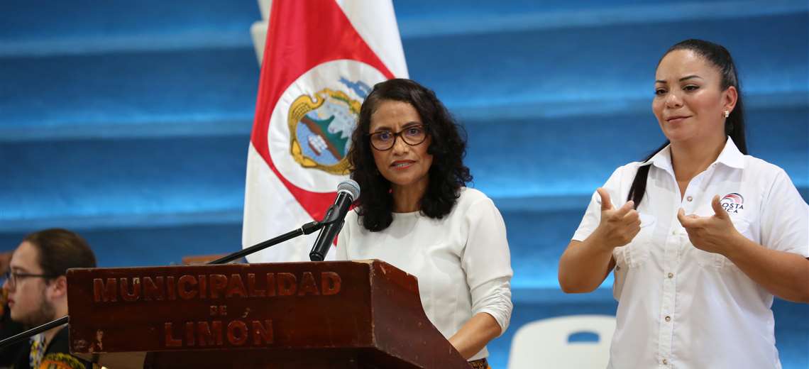 Yorleny León quiere seguir como ministra: “Estaré donde doña Laura considere que deba estar" - Imagen de la noticia